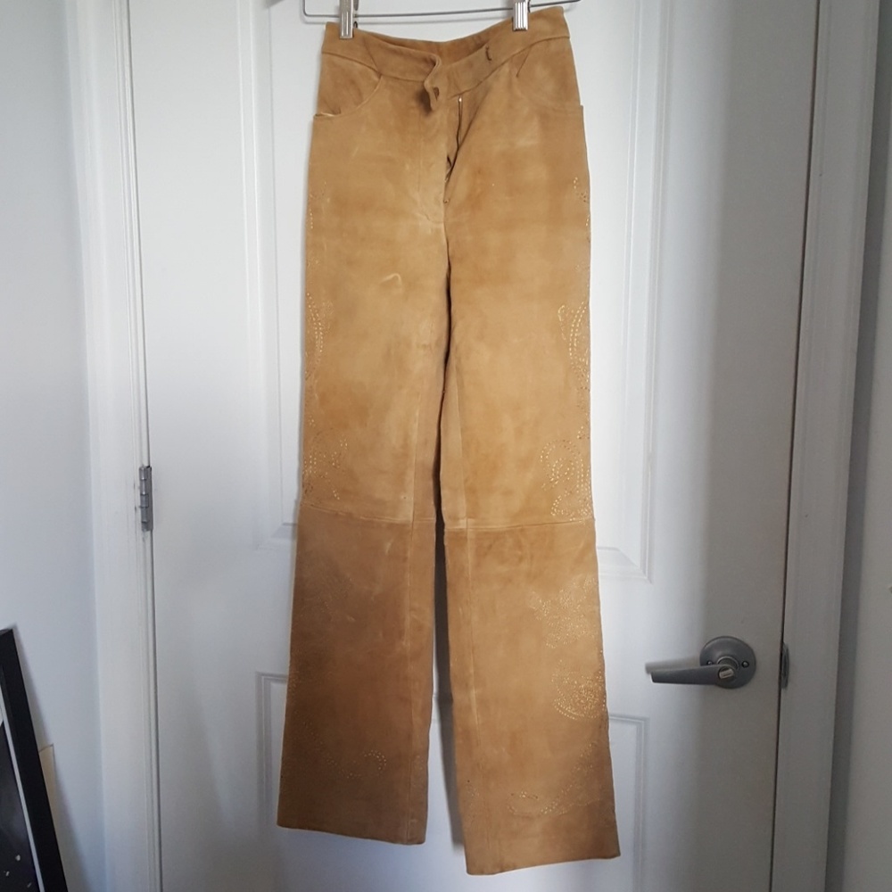 St John suede suit. Size S.  GEORGEOUS